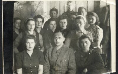 W pracowni krawieckiej w Bijsku, 1946