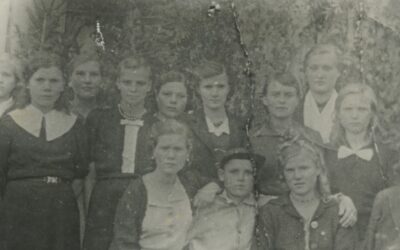Dziewczęta deportowane z okolic Sokółki, Taparok, obwód irkucki, 1945