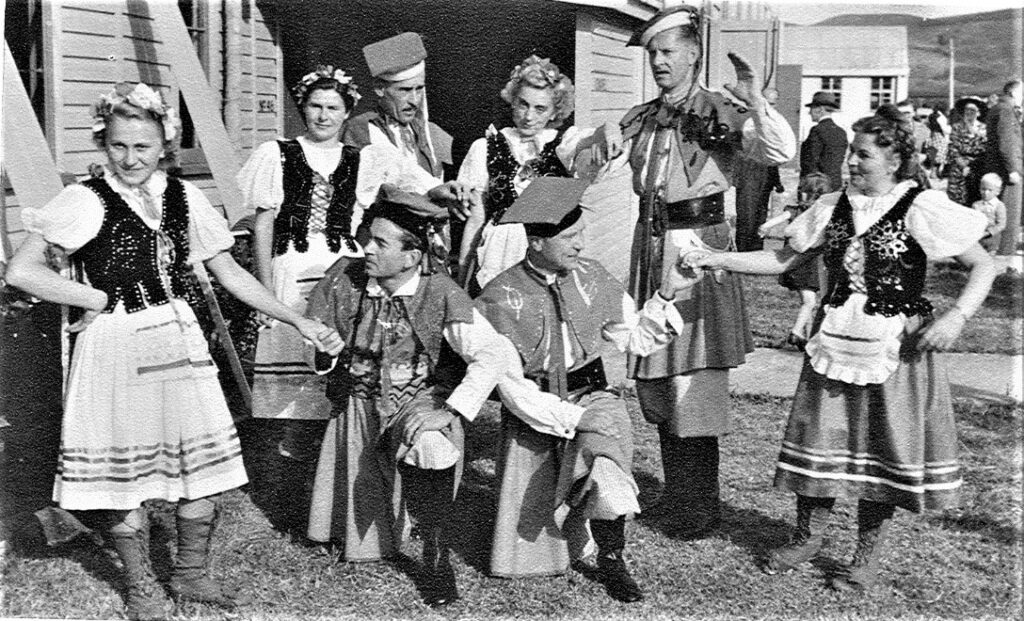 Adults from Pahiatua in Polish folk costumes