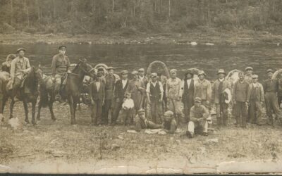 Grupa deportowanych ze strażnikami, Teja, Kraj Krasnojarski, 1940-1945