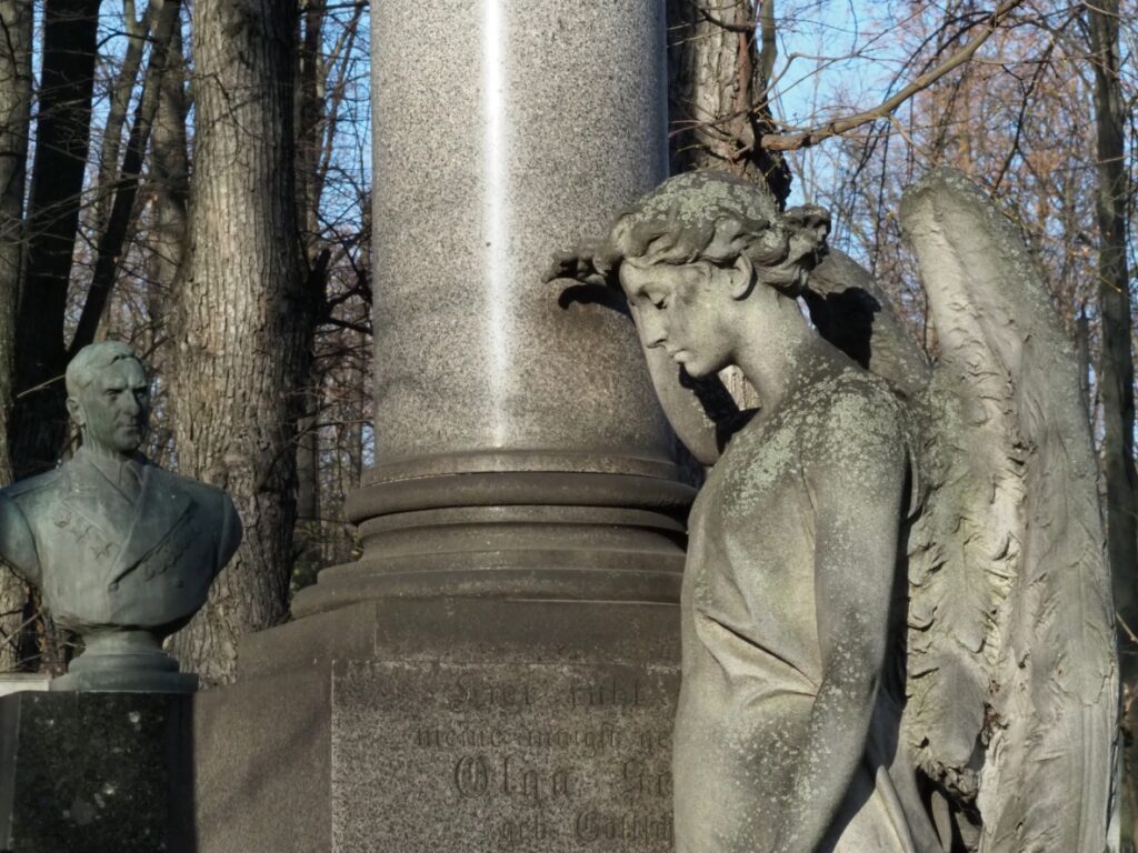 A cementary sculpture depicting angel